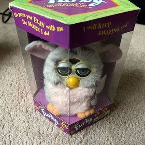 Vintage Furby 1998. Interactive Pet Toy - Gray and Pink. READ DESCRIPTION